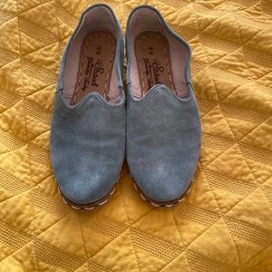 Sabah (Maramis Suede) slip on shoe (New)..Women’s size 40..(US 8.5 -9W)